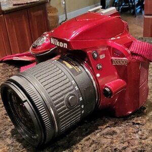 Nikon D3300 24.2 MP CMOs Digital SLR & Nikon 18-55mm Lens